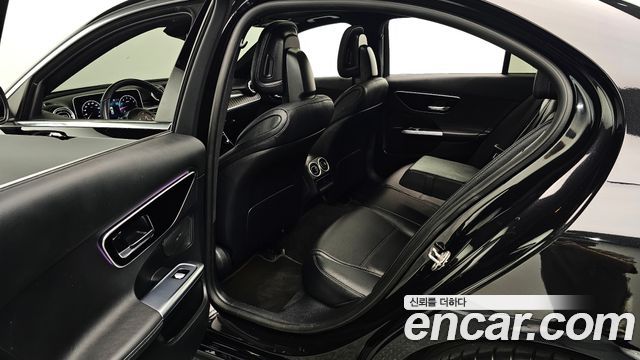 Mercedes-Benz C-Class 2023 — photo 16