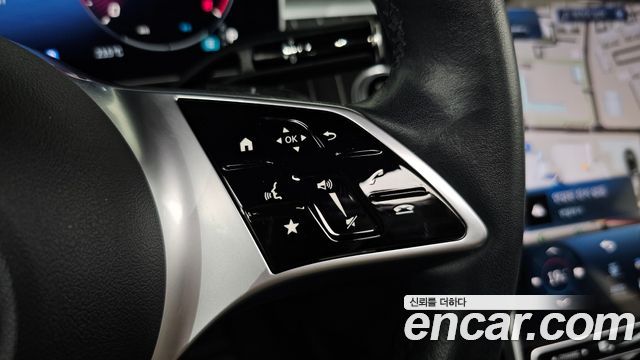 Mercedes-Benz C-Class 2023 — photo 30