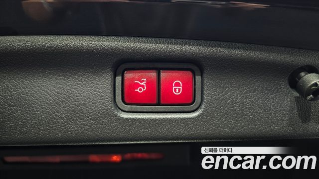 Mercedes-Benz C-Class 2023 — photo 34