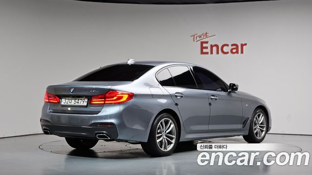 BMW 5-Series 2017 — photo 2