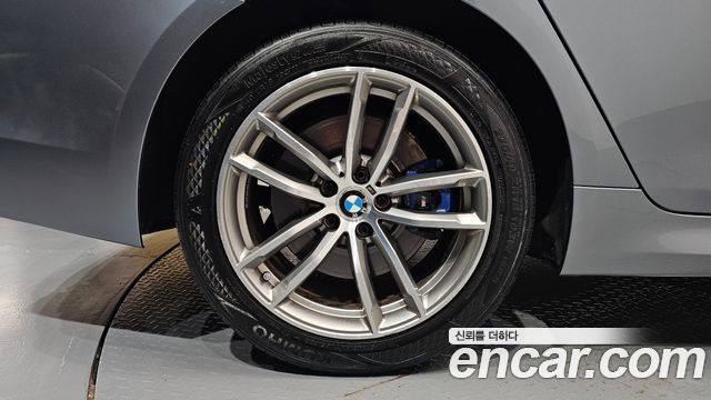 BMW 5-Series 2017 — photo 5