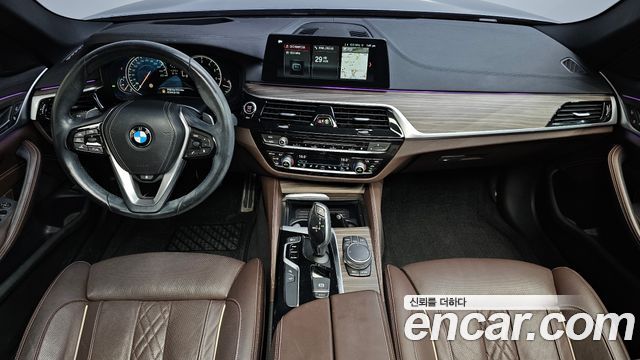BMW 5-Series 2017 — photo 10