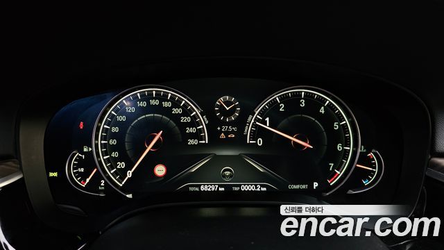 BMW 5-Series 2017 — photo 11