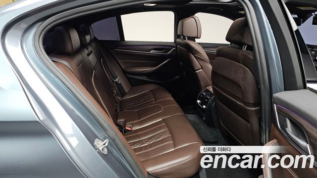 BMW 5-Series 2017 — photo 18