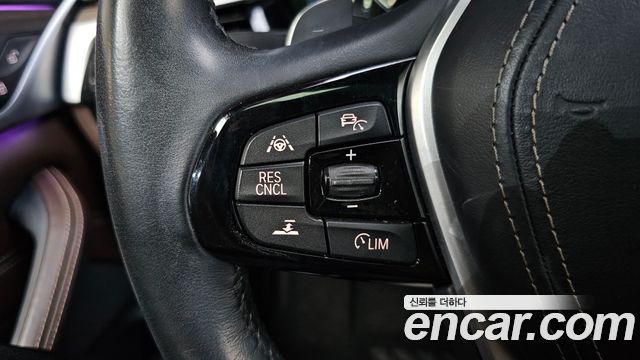 BMW 5-Series 2017 — photo 29