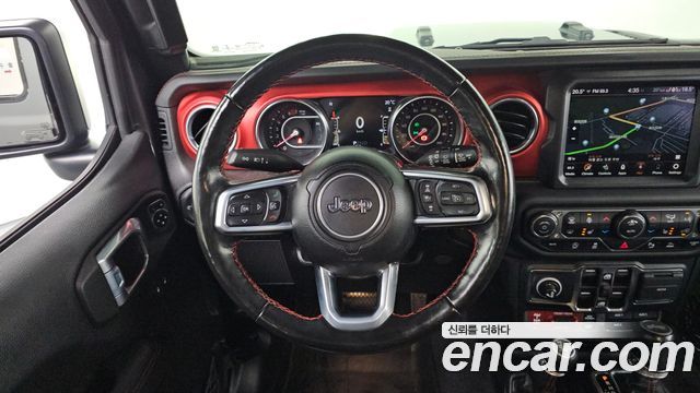Jeep Wrangler 2021 — photo 12