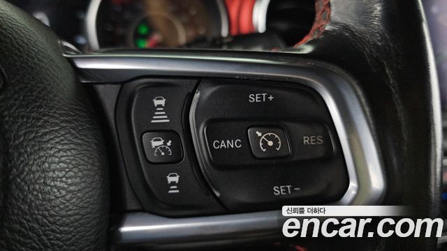 Jeep Wrangler 2021 — photo 16