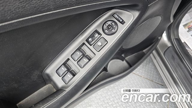 Kia K3 2013 — photo 26