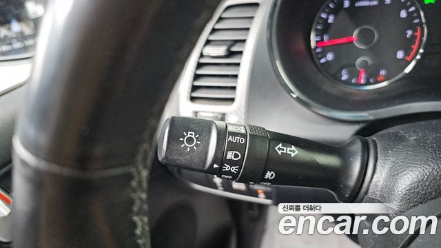 Kia K3 2013 — photo 27