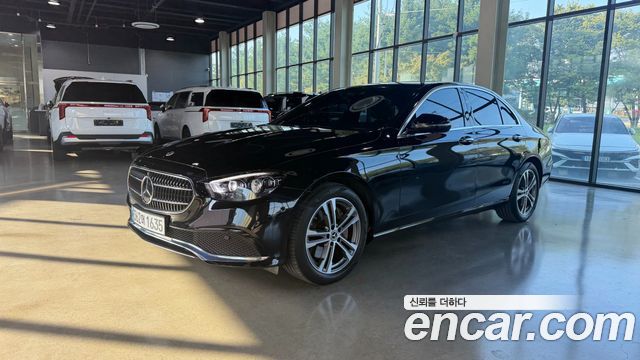 Mercedes-Benz E-Class 2022 — photo 1