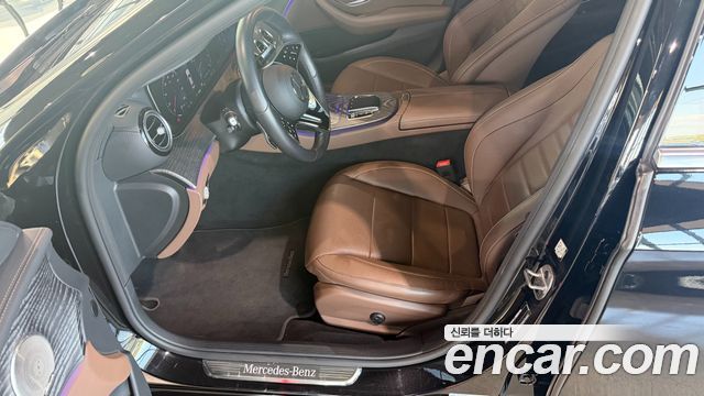Mercedes-Benz E-Class 2022 — photo 10
