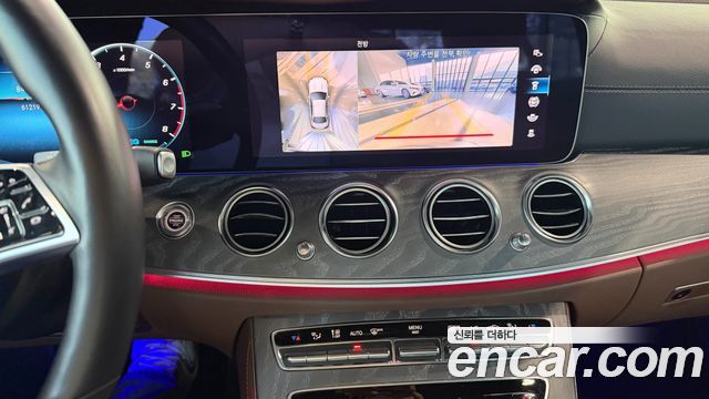 Mercedes-Benz E-Class 2022 — photo 13