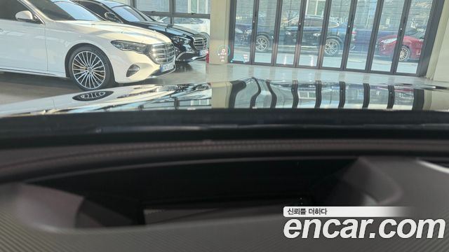 Mercedes-Benz E-Class 2022 — photo 16