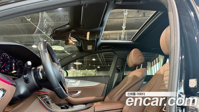Mercedes-Benz E-Class 2022 — photo 20