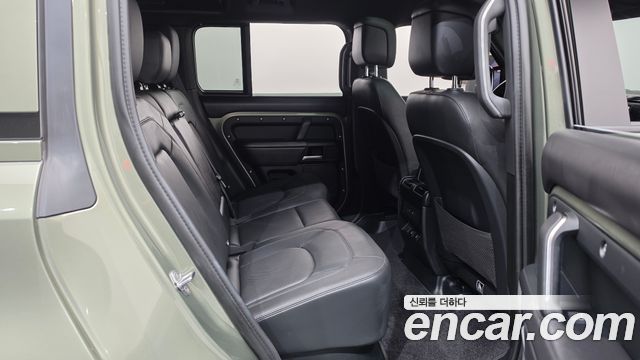 Land Rover Defender 2025 — photo 17
