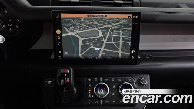 Land Rover Defender 2025 — photo 19