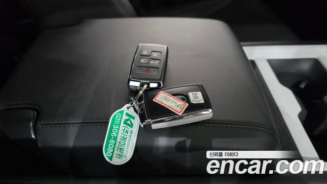 Land Rover Defender 2025 — photo 22