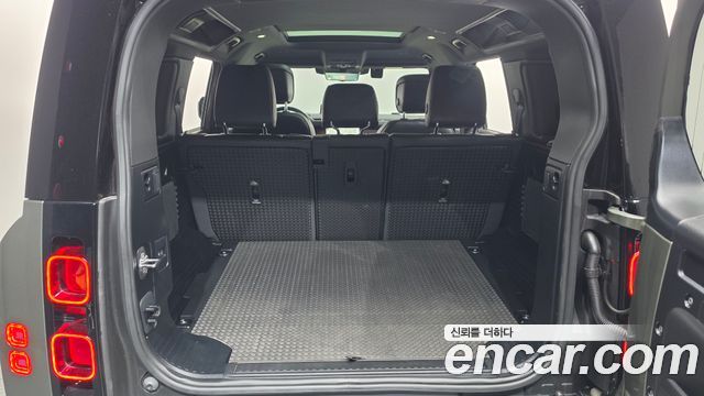 Land Rover Defender 2025 — photo 25