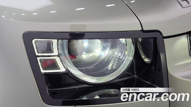 Land Rover Defender 2025 — photo 8