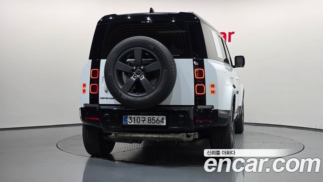 Land Rover Defender 2025 — photo 4