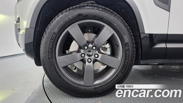 Land Rover Defender 2025 — photo 5