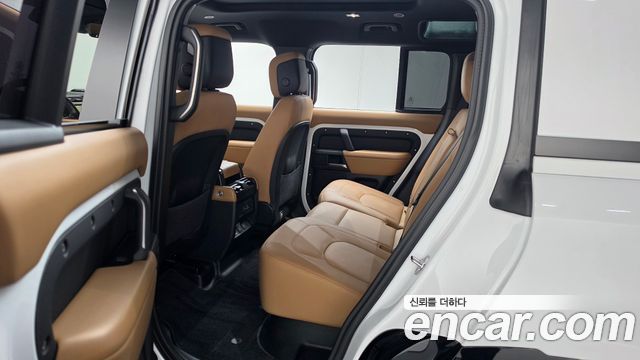 Land Rover Defender 2025 — photo 17