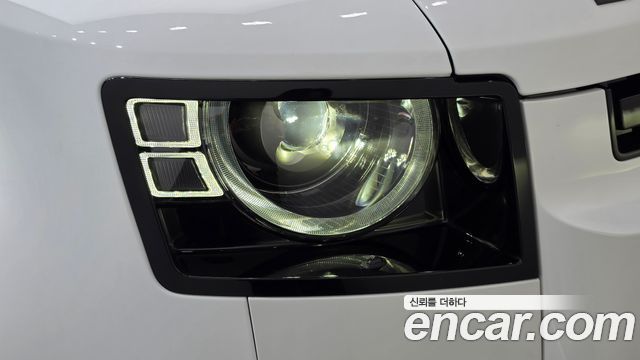 Land Rover Defender 2025 — photo 8
