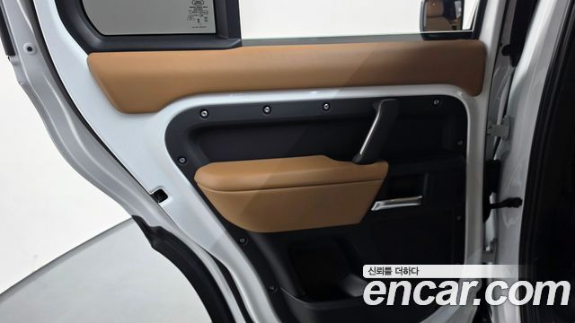 Land Rover Defender 2025 — photo 15