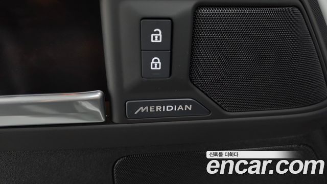 Land Rover Defender 2025 — photo 30