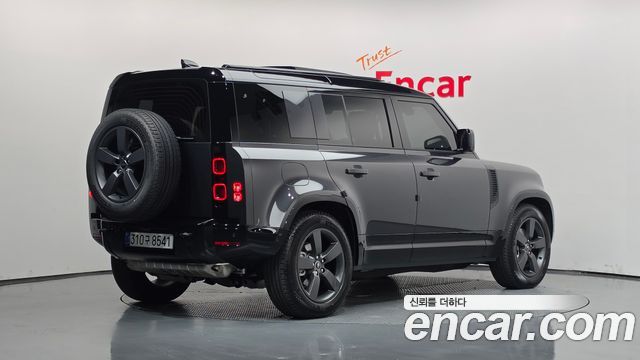 Land Rover Defender 2025 — photo 2