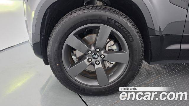 Land Rover Defender 2025 — photo 5