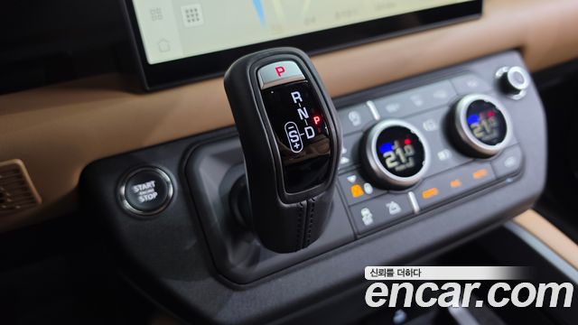 Land Rover Defender 2025 — photo 12