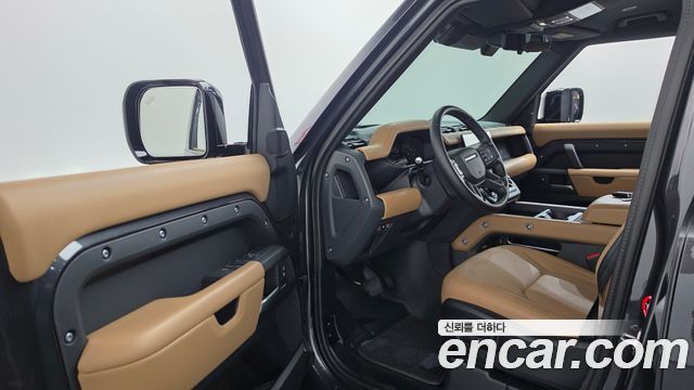 Land Rover Defender 2025 — photo 13