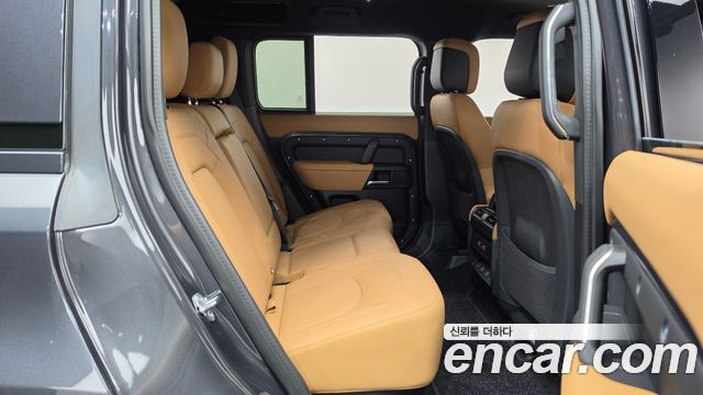 Land Rover Defender 2025 — photo 17