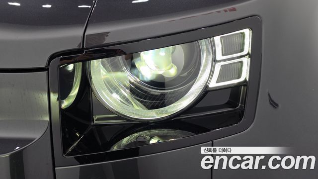 Land Rover Defender 2025 — photo 8