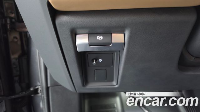 Land Rover Defender 2025 — photo 41