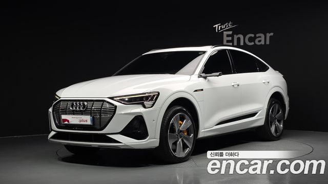 Audi e-tron 2023 — photo 1
