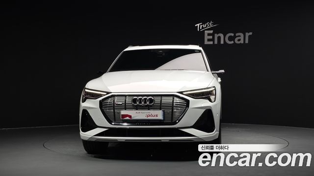 Audi e-tron 2023 — photo 3