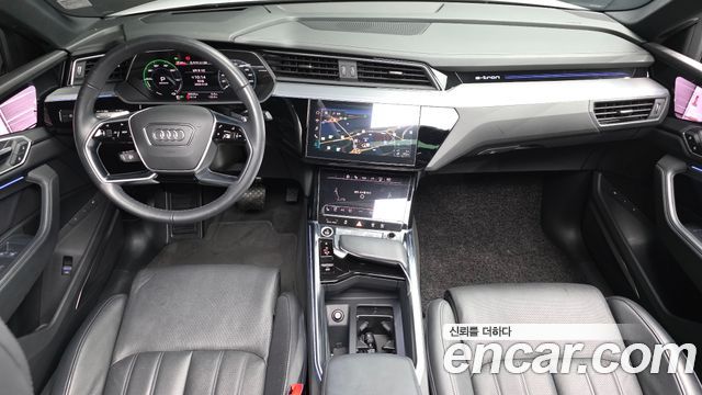 Audi e-tron 2023 — photo 7