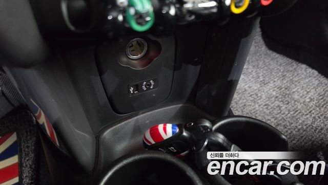 Mini Cooper 2018 — photo 18