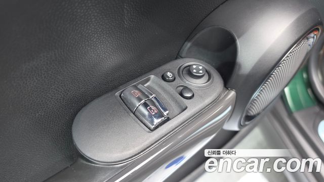 Mini Cooper 2018 — photo 24