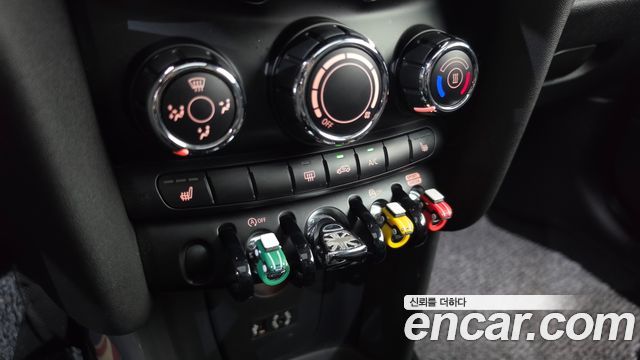 Mini Cooper 2018 — photo 32