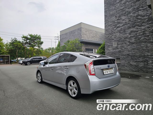 Toyota Prius 2012 — photo 3