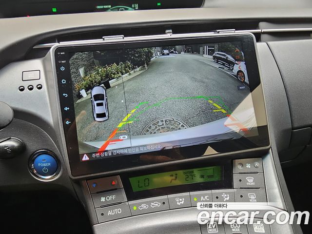 Toyota Prius 2012 — photo 16