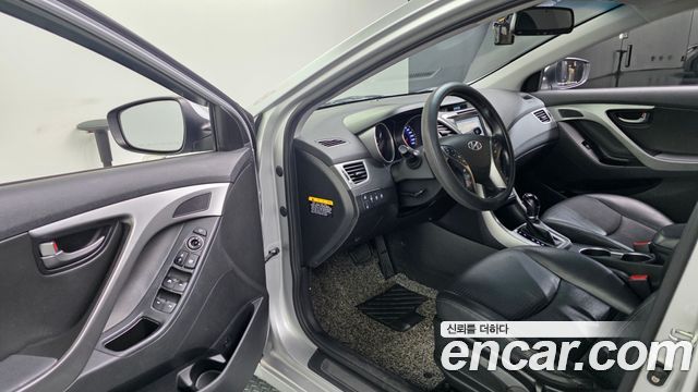 Hyundai AVANTE 2014 — photo 10