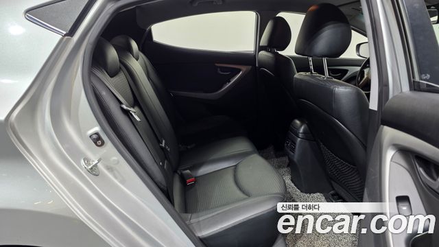 Hyundai AVANTE 2014 — photo 12