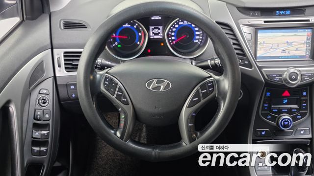 Hyundai AVANTE 2014 — photo 13