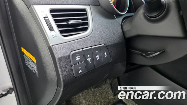 Hyundai AVANTE 2014 — photo 17