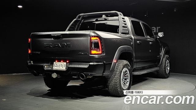Dodge Ram Pick Up 2021 — photo 2