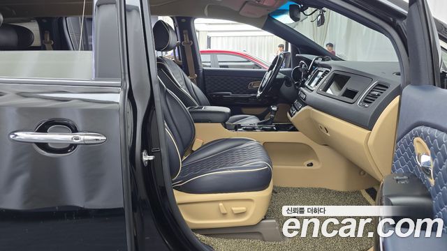 Kia Canival 2020 — photo 11